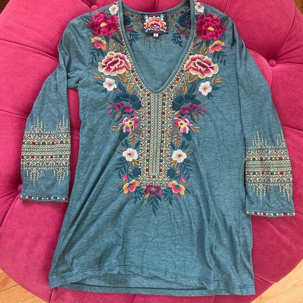 Johnny Was Embroidered V-Neck Tunic Top | Boho Floral Blouse | Size Small